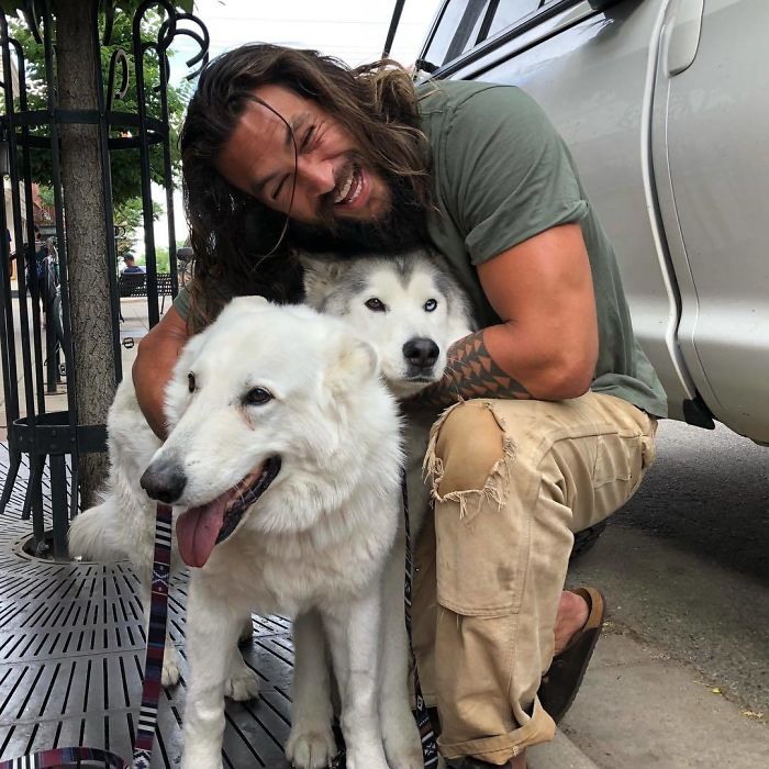 17+ Times Jason Momoa Proved He’s The Coolest Gentle Giant Ever